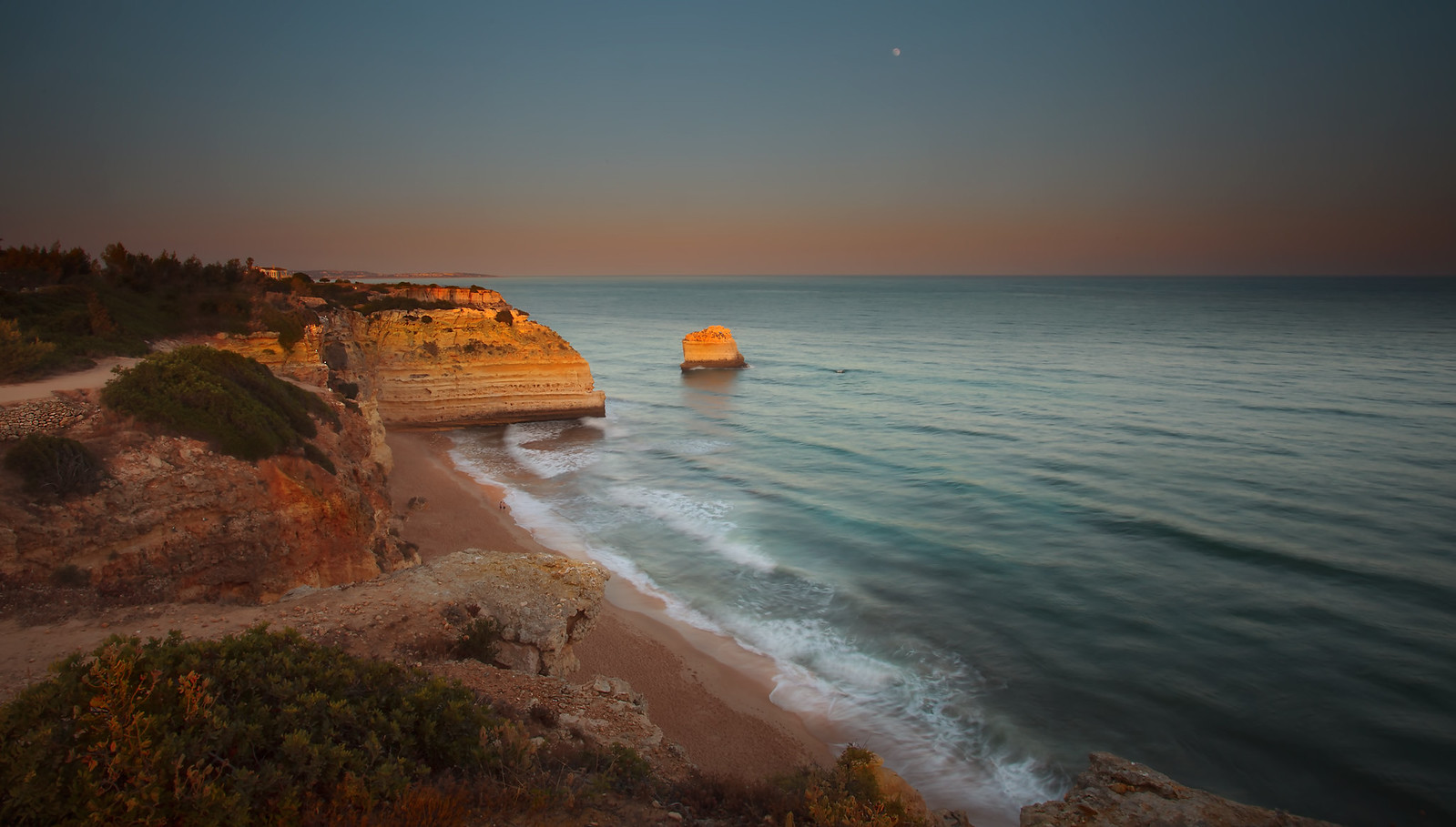 Algarve: seascape Algarve: seascape